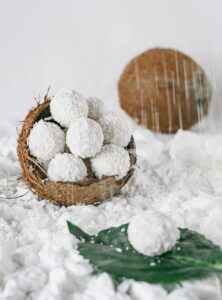 Foto ilustrativa para beijinho de coco feito em micro-ondas